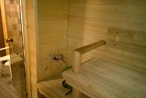 Kylpyhuoneet ja saunat